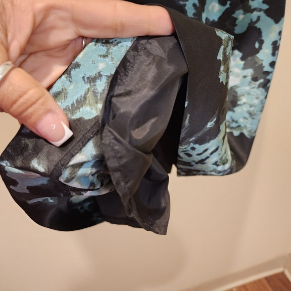 Banana Republic Black and Green Satin Short  Strapples.Dress with Pockets 8 - Picture 6 of 12